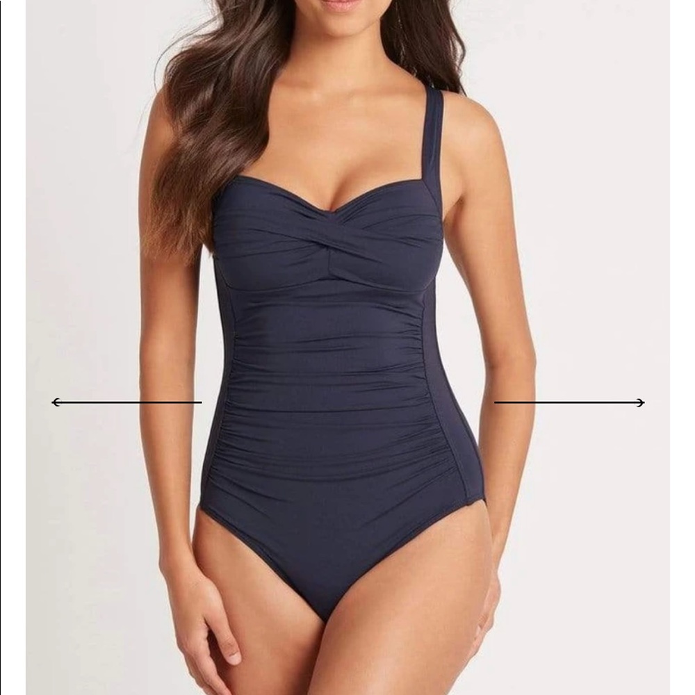 Sea level swim Essentials Twist Front Multifit One Piece